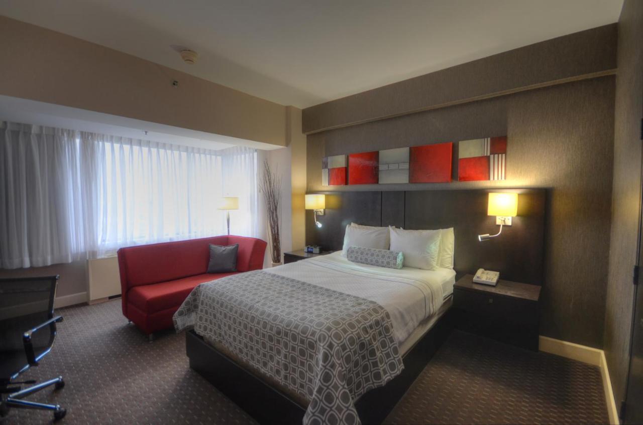คราวน์ พลาซา มอนทรีออล แอร์พอร์ต Hotel มอนทรีอัล ภายนอก รูปภาพ