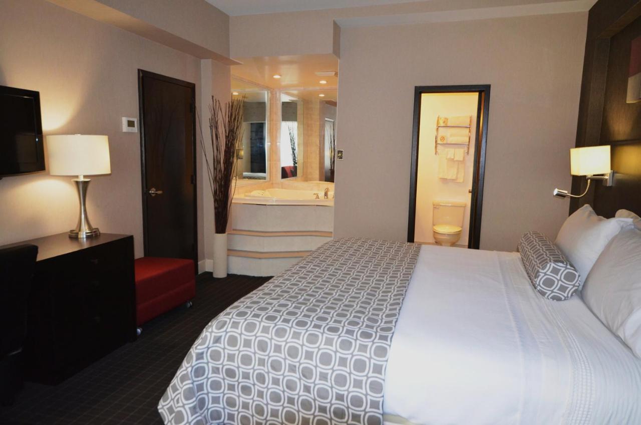 คราวน์ พลาซา มอนทรีออล แอร์พอร์ต Hotel มอนทรีอัล ภายนอก รูปภาพ