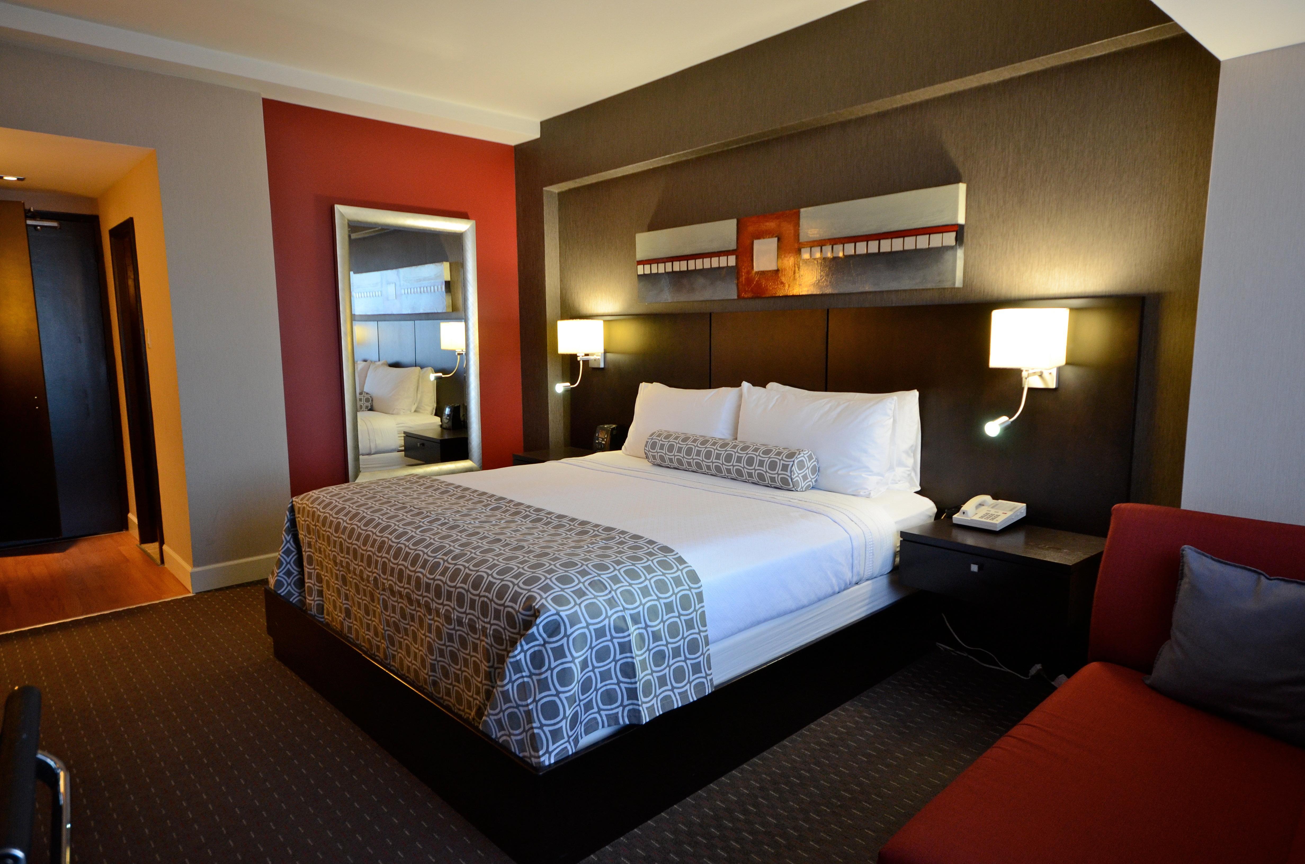 คราวน์ พลาซา มอนทรีออล แอร์พอร์ต Hotel มอนทรีอัล ภายนอก รูปภาพ