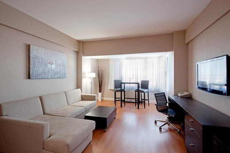 คราวน์ พลาซา มอนทรีออล แอร์พอร์ต Hotel มอนทรีอัล ห้อง รูปภาพ